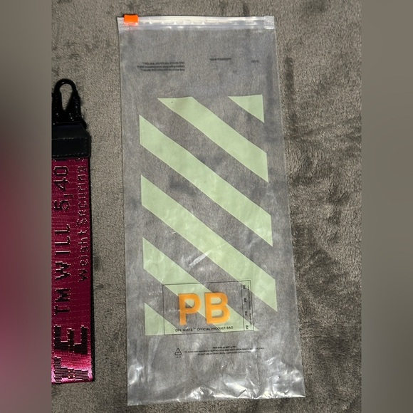 Off-White Hot Pink and Black Keychain New - Picture 5 of 6